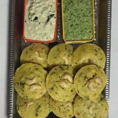 A picture of Oats idli.