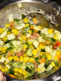 फ्रूट वेज सलाद (Fruit veg salad recipe in hindi) रेसिपी मुख्य फोटो