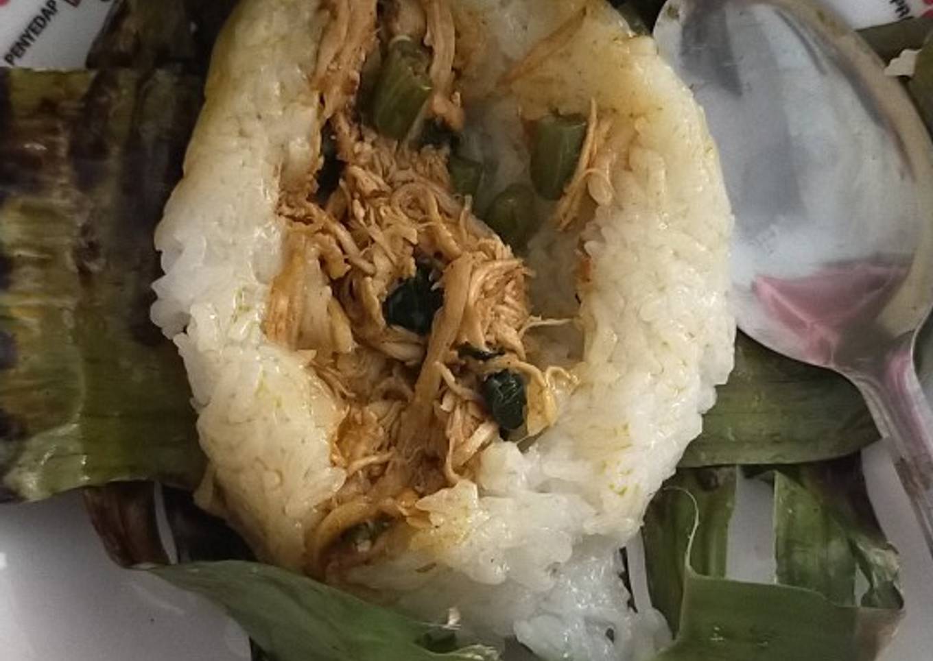 Nasi bakar ayam suwir bumbu rica rica