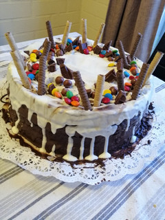 Una foto de Torta de bizcochuelo con relleno de chocolate