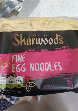 O poză a rețetei Noodles cu carne de porc.