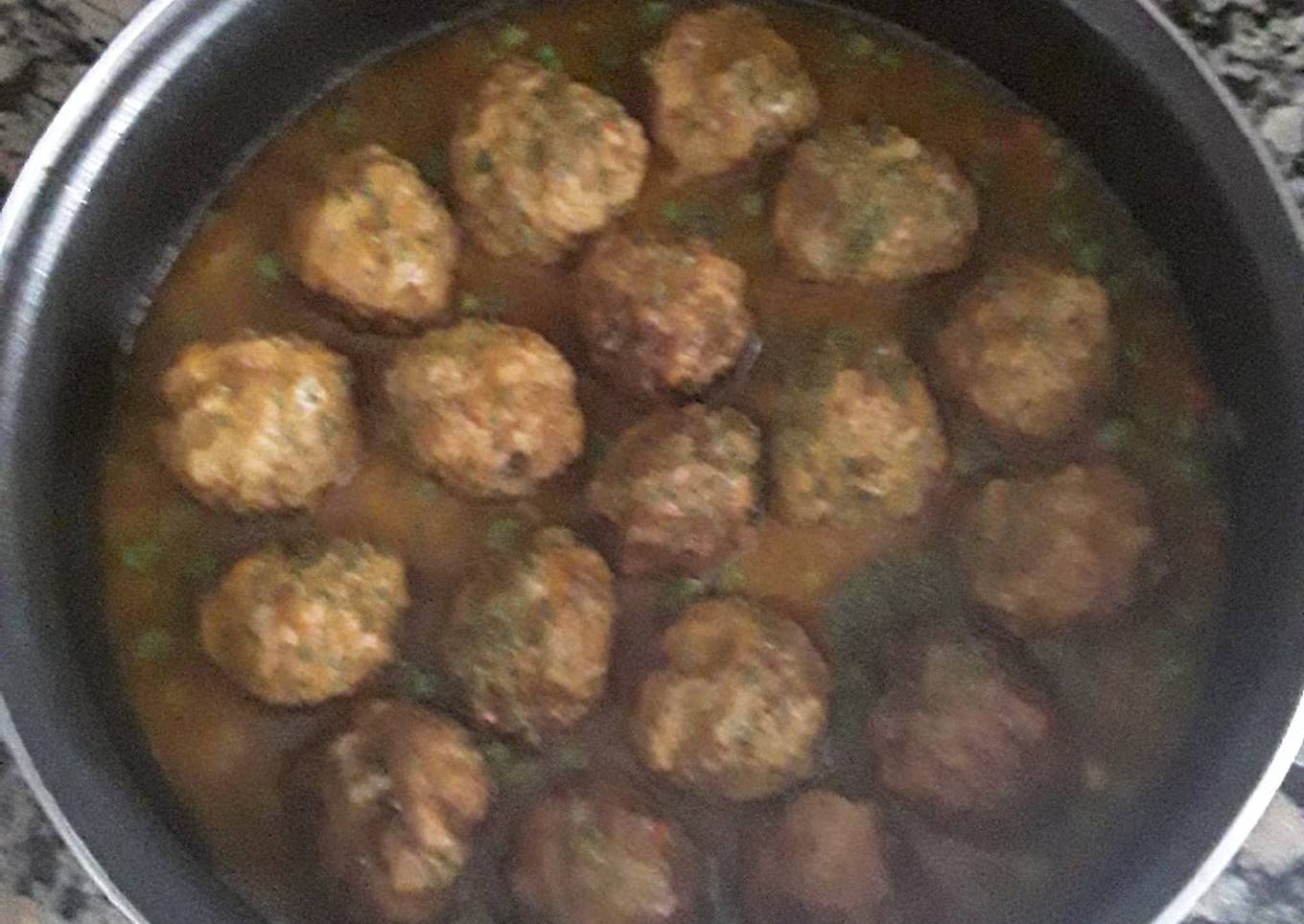 Albóndigas con salsa de cebolla