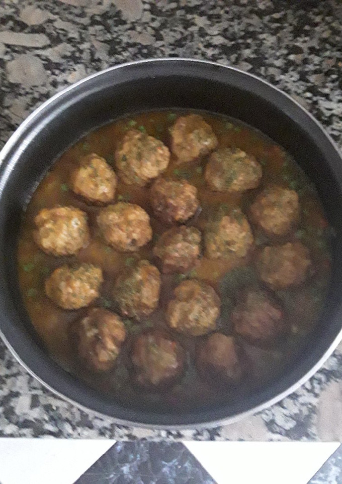 Una foto de Albóndigas con salsa de cebolla