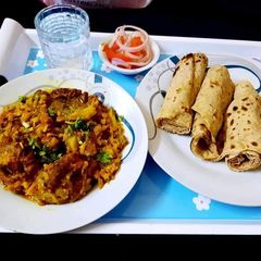 A picture of Gobhi gosht with roti n salad 🥗.