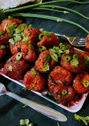 A picture of Cabbage manchurian.