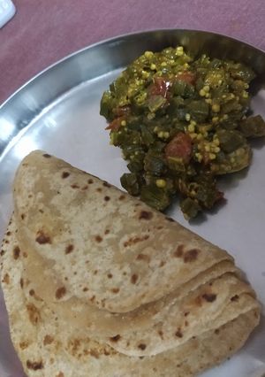 मसाला भिंडी  (masala bhindi recipe in Hindi) रेसिपी मुख्य फोटो