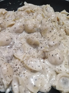 A picture of Creamy White Sauce Pasta.