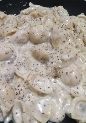 A picture of Creamy White Sauce Pasta.