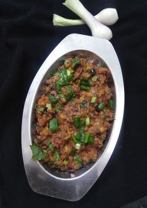 રીંગણ નો ઓરો (Ringan Oro Recipe In Gujarati) રેસીપી મુખ્ય ફોટો