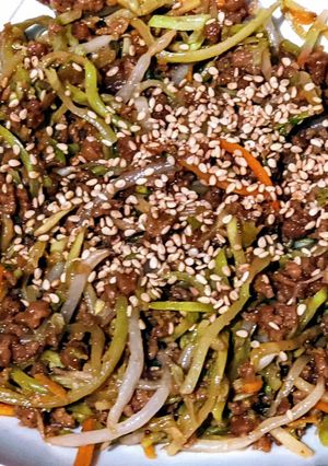 A picture of Meatless Egg roll in a Bowl.