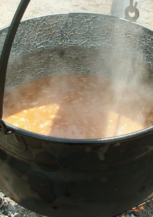 Bográcsos chilis bab recept fotója