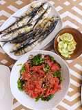 Sardinhas assadas com salada