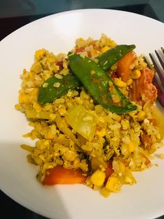 扁豆薑黃鮭魚炒飯 的食譜成品照片