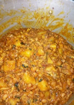A picture of Porridge Beans and Yam.