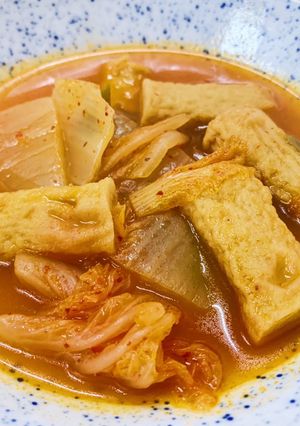 Foto resep Kimchi Eomuk Soup - 김치어묵국