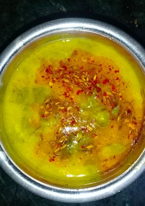 लहसूनी दाल पालक(Lahsun daal palak recipe in hindi) रेसिपी मुख्य फोटो
