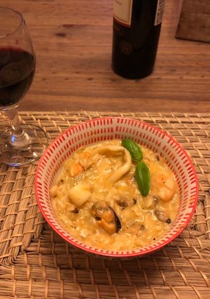 Una foto de Mix de mariscos al curry y leche de coco
