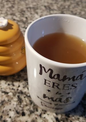 Una foto de Te con miel y limón