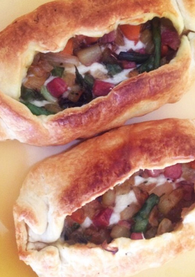 Una foto de Hojaldres rellenos
