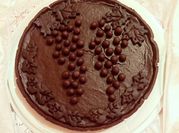 Una foto di crostata al cioccolato