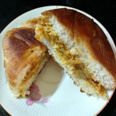 A picture of Cabbage sandwich.
