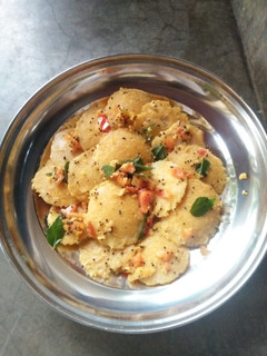 ઈડલી(Idli Recipe In Gujarati) રેસીપી મુખ્ય ફોટો