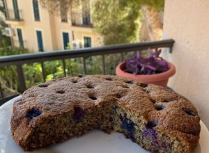 Una foto de Banana bread - Budín saludable de banana con aceite, fácil y húmedo
