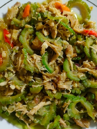 Langkah Mudah untuk Membuat Resep Tumis Pare Ayam Suwir yang  Bikin Ketagihan Anti Ribet, Uenak Banget