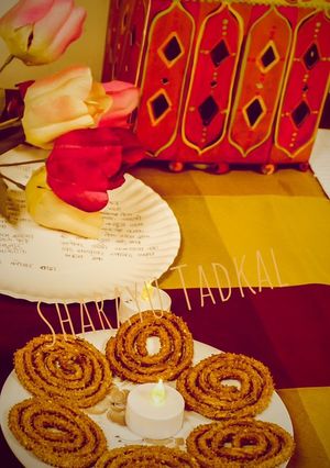 A picture of Thalipith Bhajani &Mint Chakali.