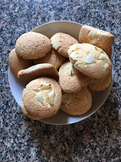 Una foto de Galletitas 🍪 de vainilla y coco 🥥
