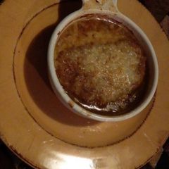 A picture of French Onion Soup w/some pics.