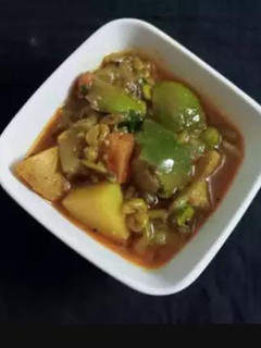 તુવેર રીંગણા બટાકાનું શાક (Tuver Ringan Bataka Shak Recipe In Gujarati) રેસીપી મુખ્ય ફોટો
