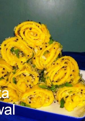 A picture of Khandvi In Microwave.