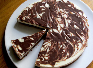 [Easy 免烤] 大理石乳酪蛋糕 No Bake Ganache Marble Cheesecake 的食譜成品照片