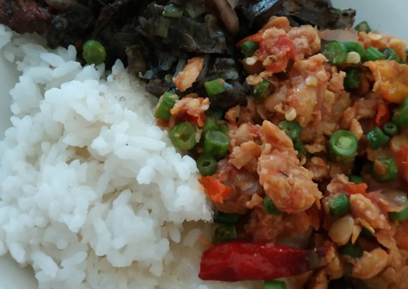 Sego sambel cumi hideung