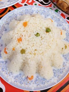 صورة لوصفة ارز بالبسلة والجزر🫛🥕