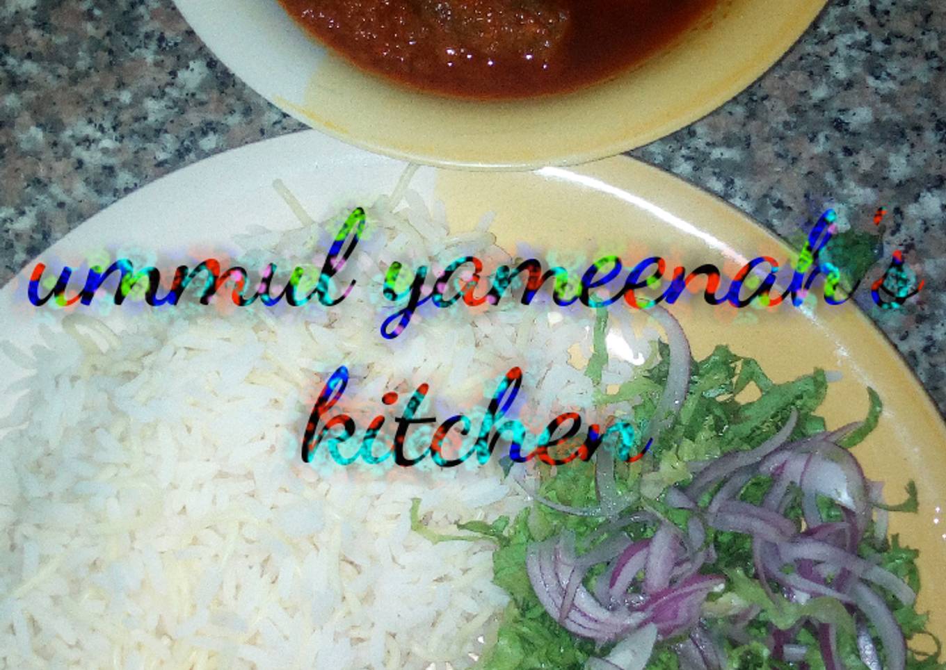 White rice and spaghetti with stew