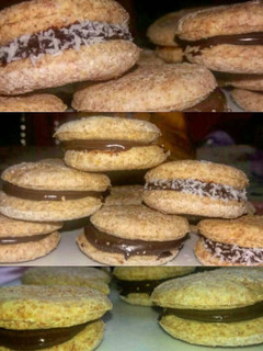 Una foto de Alfajores integrales rellenos con manjar y cacao sin azúcares