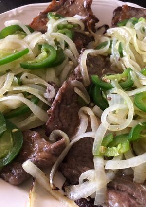 Una foto de Bistec encebollado a la Sonorense