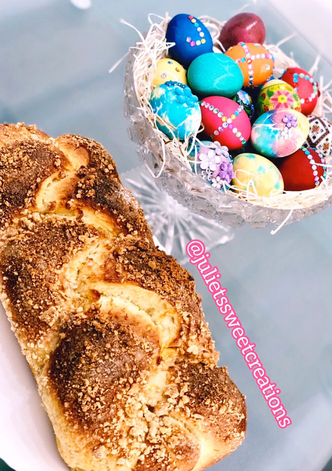 Una foto de Trenza de Pascua 🐣 con chocolate y mermelada 🍫🍓