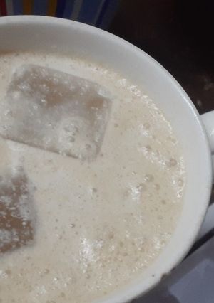 कोल्ड कॉफी (cold coffee recipe in Hindi) रेसिपी मुख्य फोटो