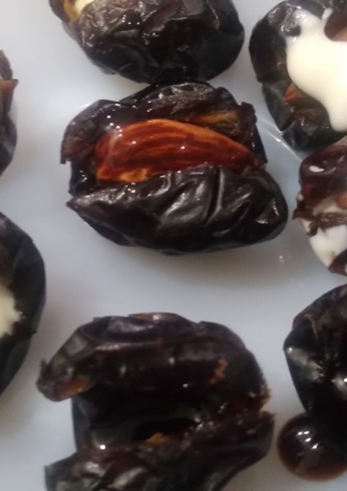 A picture of Stuffed Dates.