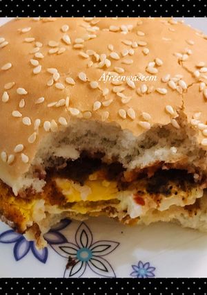 A picture of Egg burger.
