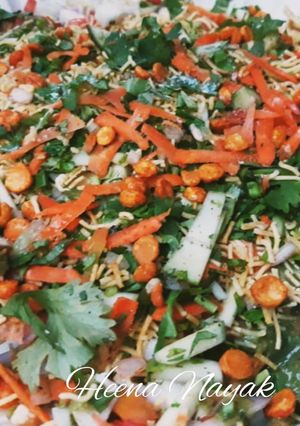 બોમ્બે સ્ટાઈલ ખીચીયા પાપડ(bombay style khichiya papad in Gujarati) રેસીપી મુખ્ય ફોટો