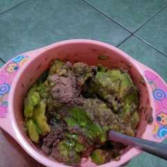 A picture of Alpukat susu makanan bumil.