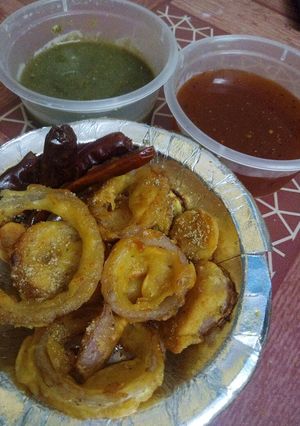 अनियन रिंग्स (onion rings recipe in Hindi) रेसिपी मुख्य फोटो