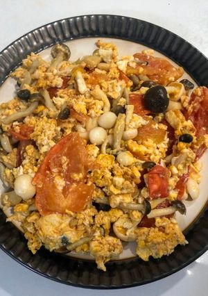 蕃茄菇菇炒蛋（蜂蜜版） 的食譜成品照片