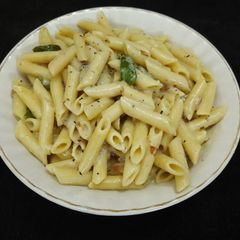 A picture of White Sauce Pasta.