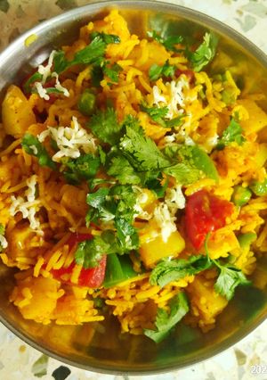 તવા પુલાવ (Tava Pulao Recipe in Gujarati) રેસીપી મુખ્ય ફોટો