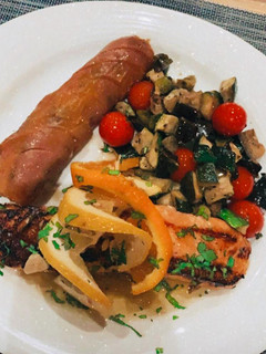 Foto de Legumes salteados com Salmão Grelhado com Molho de Laranja